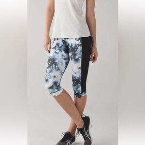 Lululemon Black‎ Mini Blooming Pixie Aquamarine Stop At Nothing Crop Leggings 4